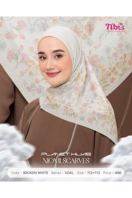 NIOMI SCARVES